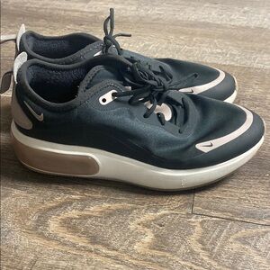 Nike Air Max Womens size 7.5